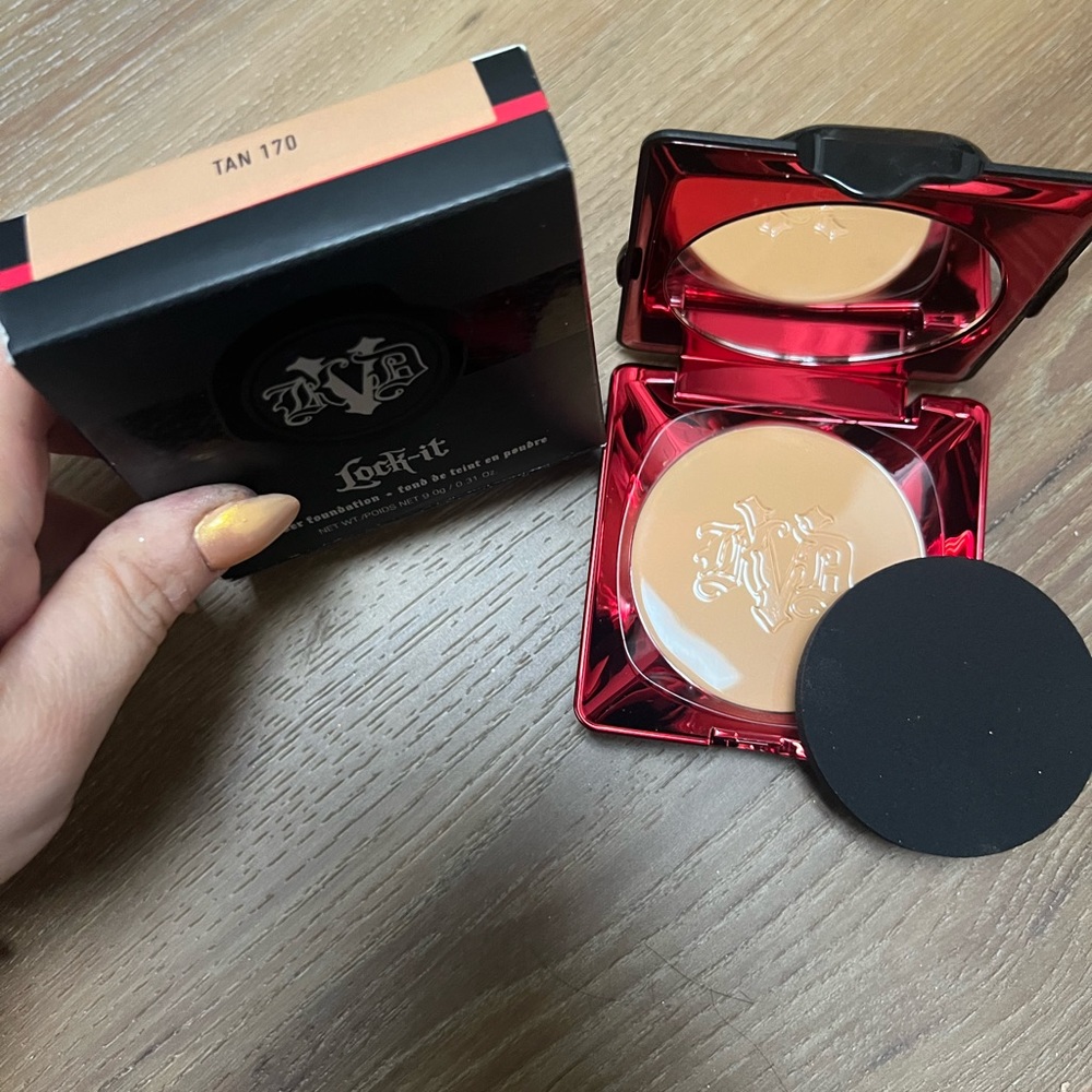 KVD Lock-It Powder Foundation